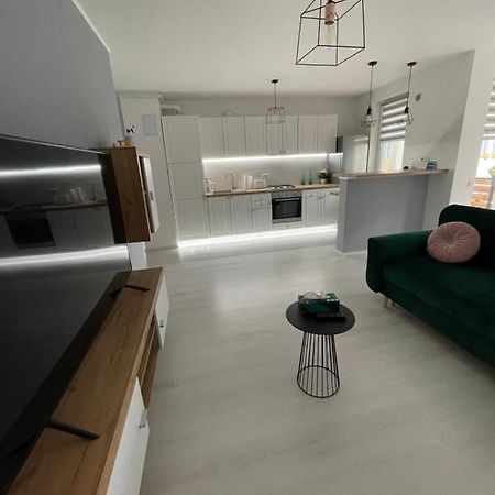 Apartament Bella Lägenhet Târgu-Mureş Exteriör bild