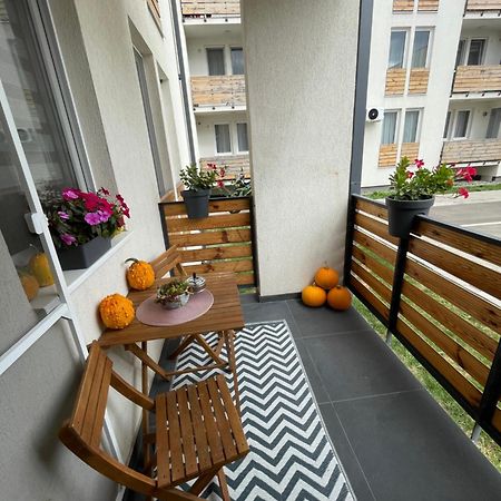 Apartament Bella Lägenhet Târgu-Mureş Exteriör bild